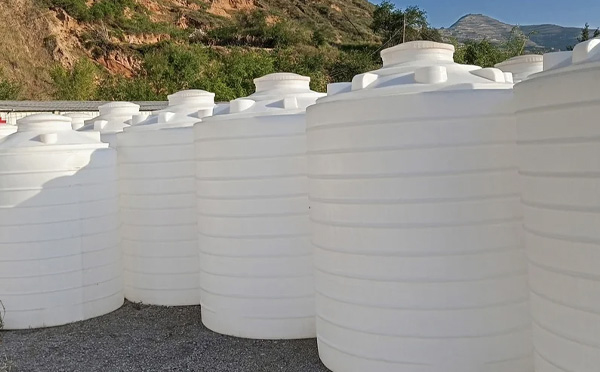 化工液体储存注意事项——选对PE凉州塑料桶避免安全隐患