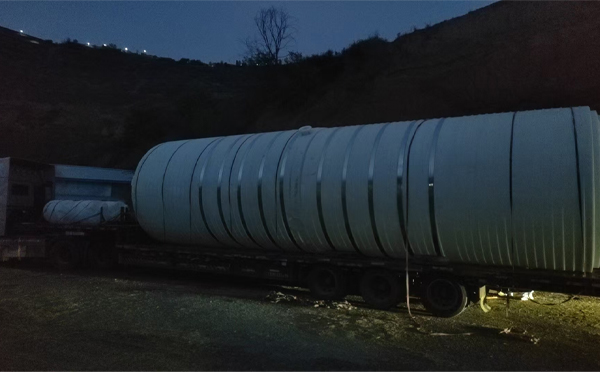 凉州圆桶运输途中